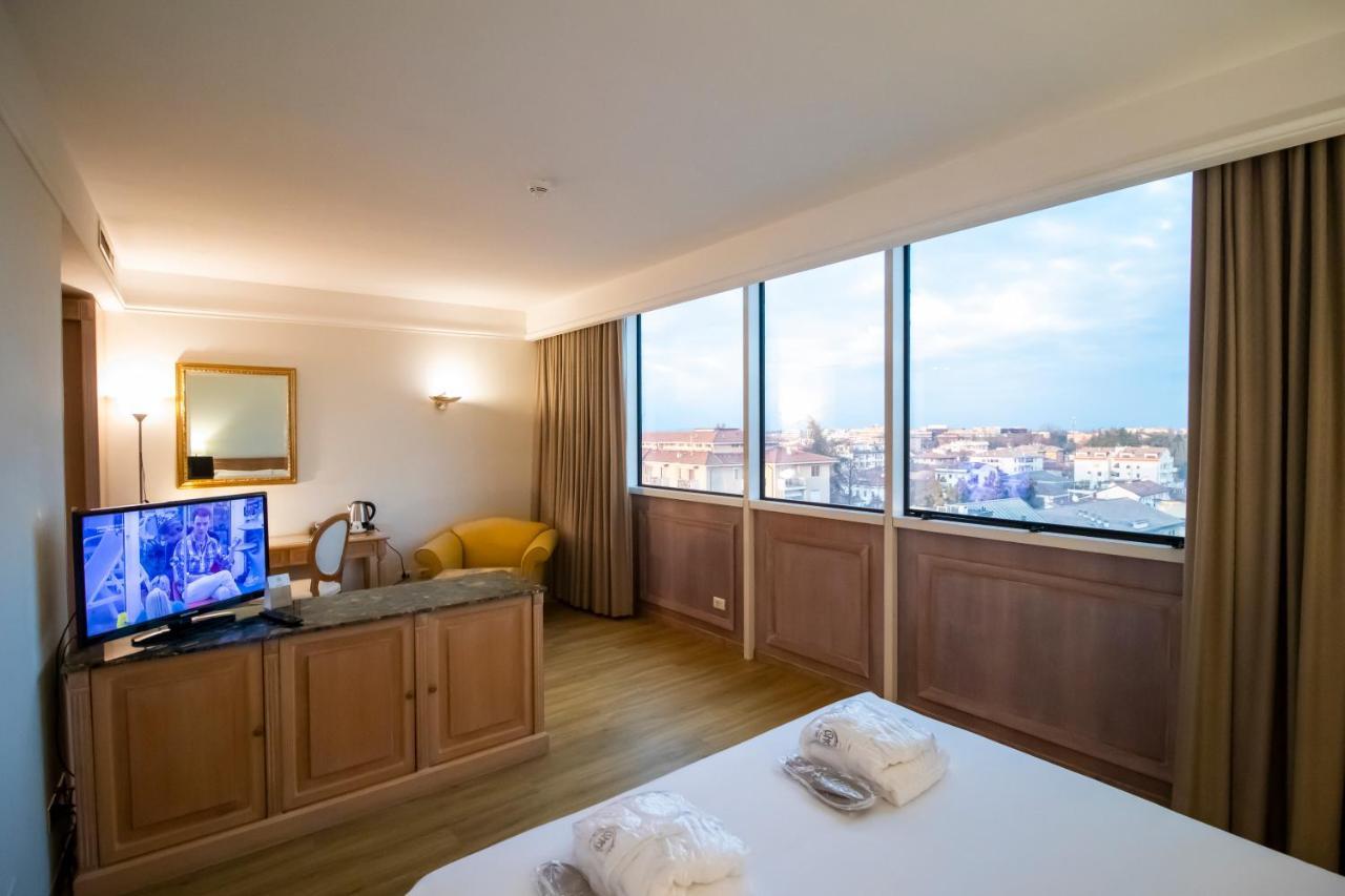 Deluxe Double or Twin Room,1347560882:JPEG
